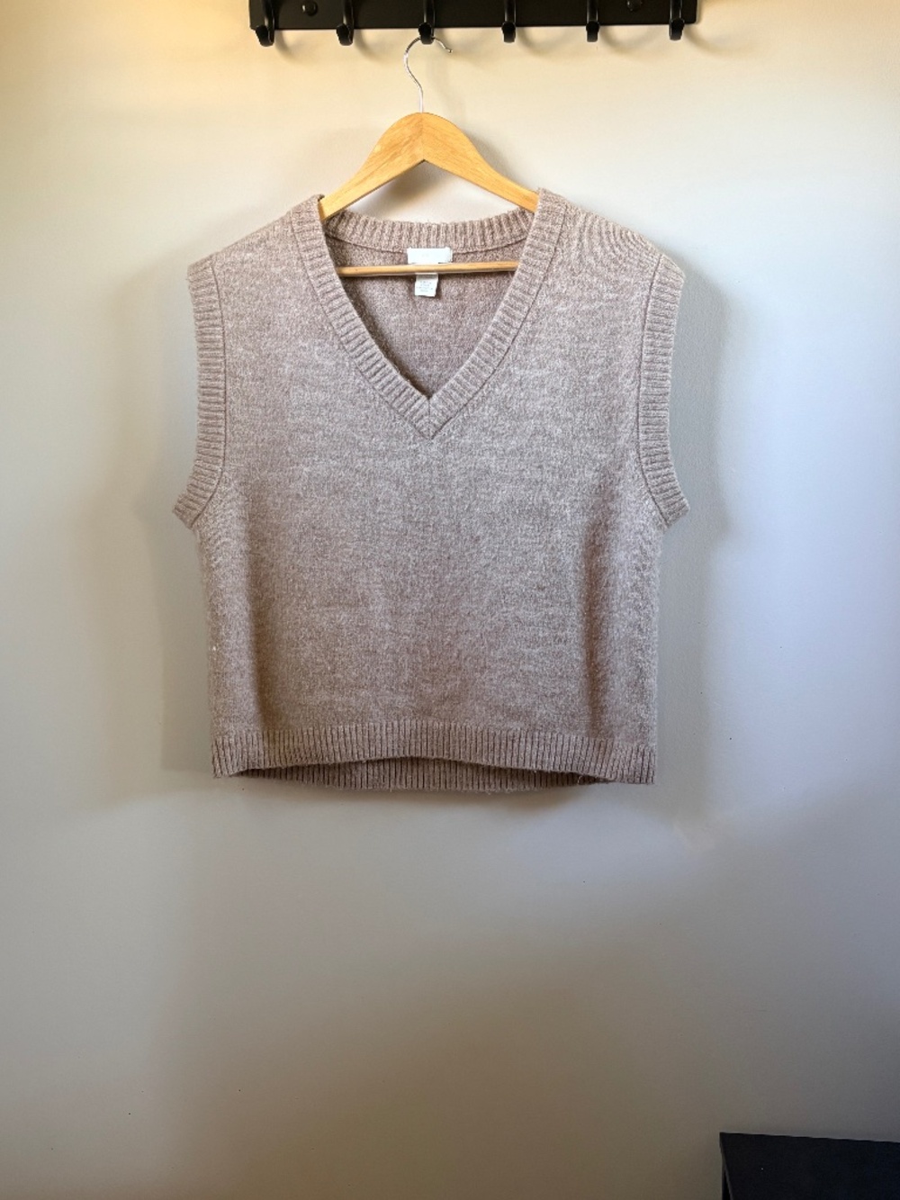 H&M Tan VNeck Sweater Vest